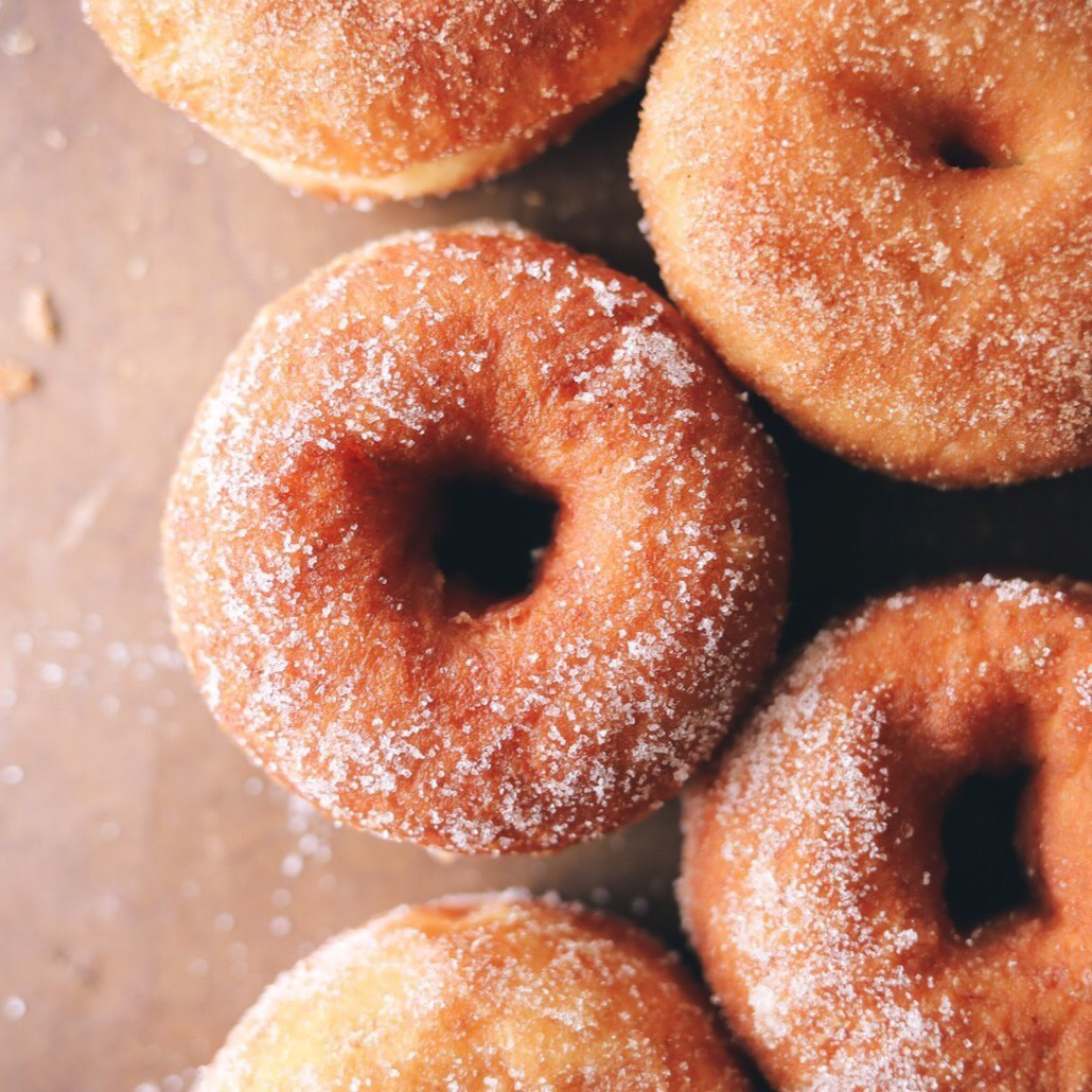 THREE O'CLOCK DONUTS