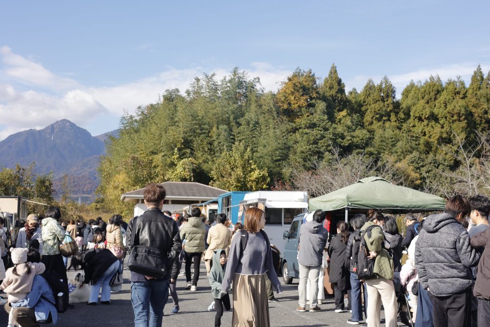 菰野町まんなかマルシェ開催の様子